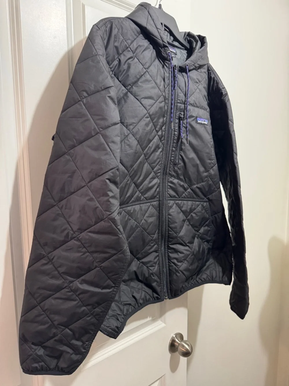 Patagonia Like New Black Diamond Quilted Hooded Puffer Jacket w/ Blue Zip Accent